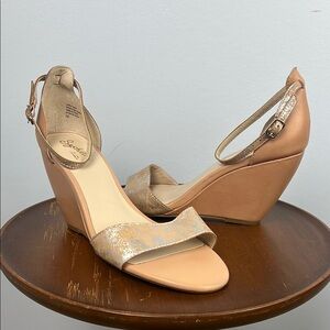 Seychelles size 10 leather womens strappy ankle wedge sandal
